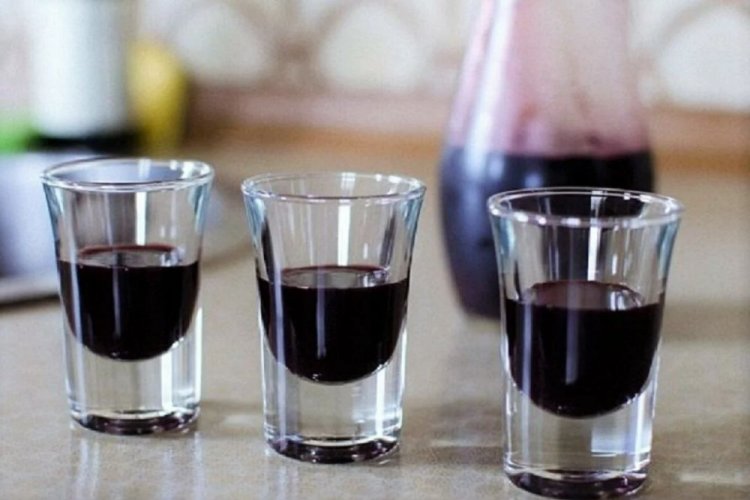 Наливка из черной смородины с бренди