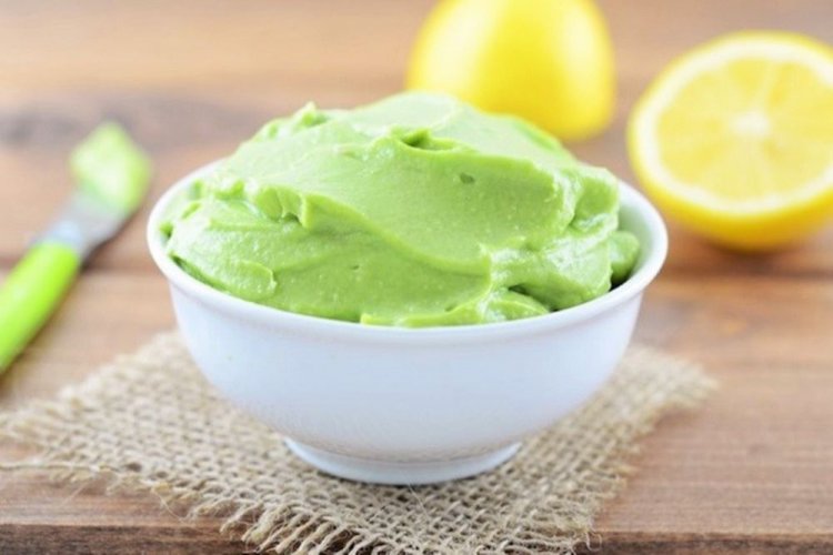 Постный майонез из авокадо с лимонным соком