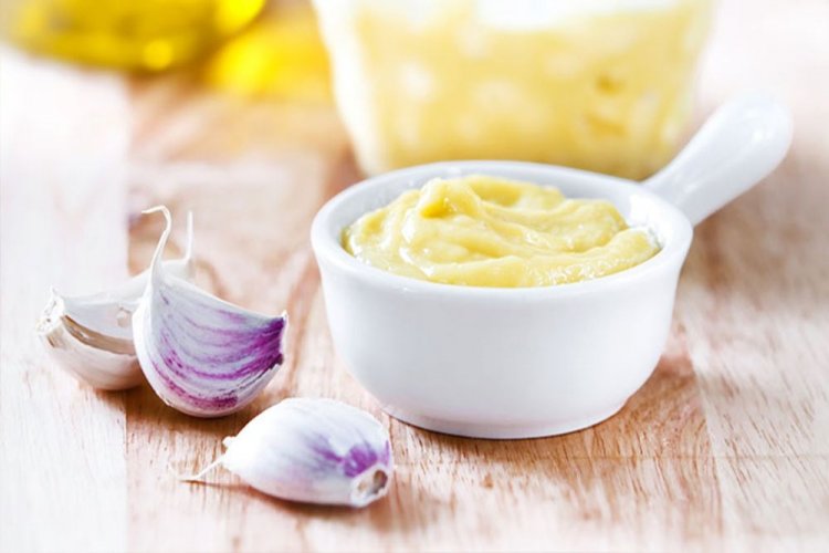 Постный майонез из цветной капусты с чесноком