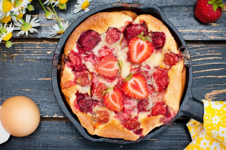 Клафути с клубникой