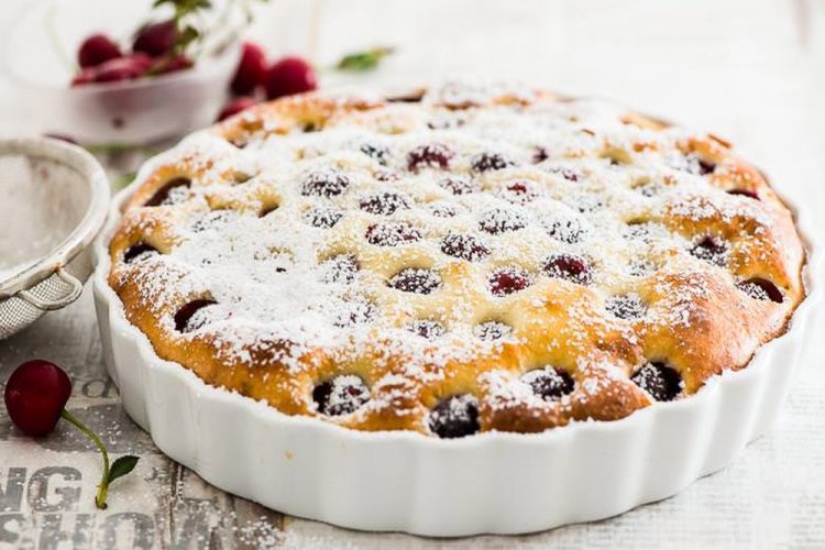 Клафути с замороженной вишней