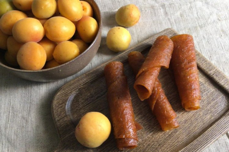 Пастила из абрикосов с молотой корицей без сахара