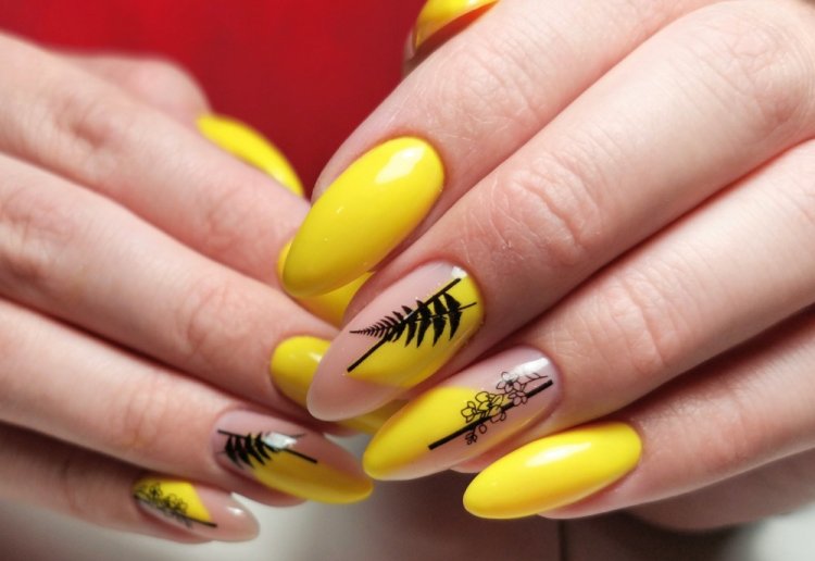 Желтый маникюр