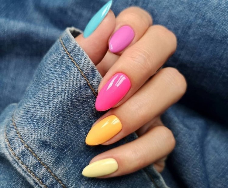 Разноцветные ногти