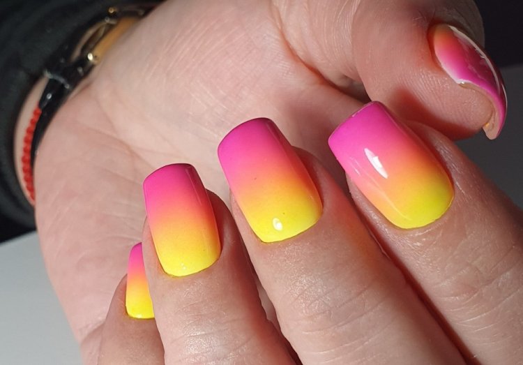 Весенний градиентный маникюр
