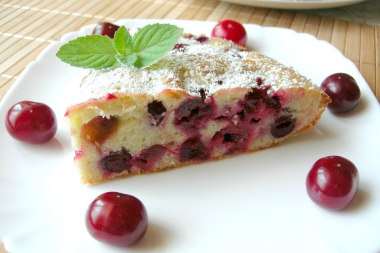 Пирог с черешней на сметане и соде