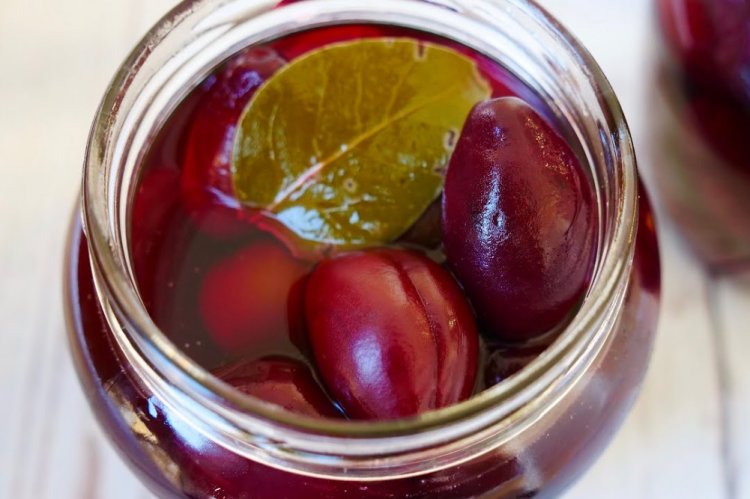 Маринованные сливы с коньяком на зиму