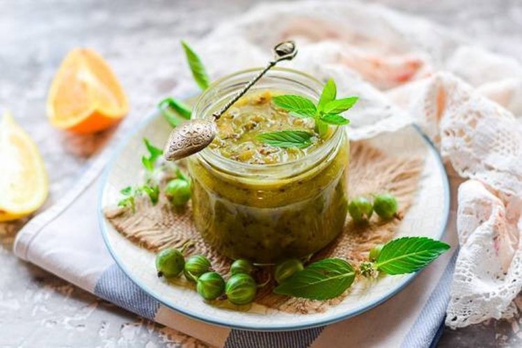 Варенье из крыжовника с апельсинами и мятой