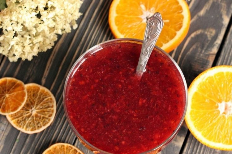 Густое варенье из красного крыжовника с апельсином