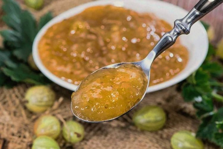 Сырое варенье из крыжовника без косточек