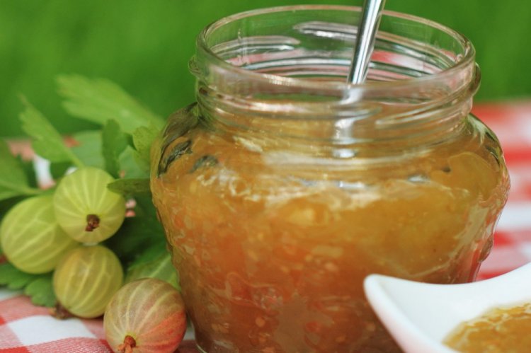 Повидло из крыжовника на водяной бане