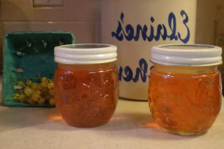 Белая смородина, протертая с сахаром без варки