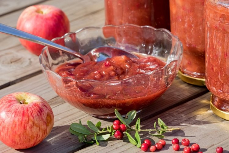 Джем из яблок с брусникой