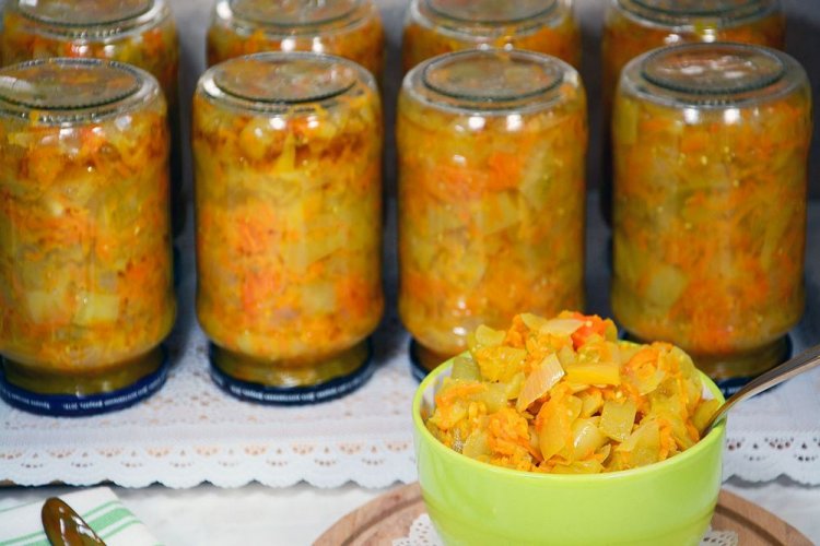 Салат «Аппетитный» из зеленых помидоров