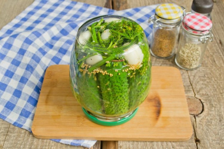 Огурцы с чесноком, горчицей и лимонным соком на зиму