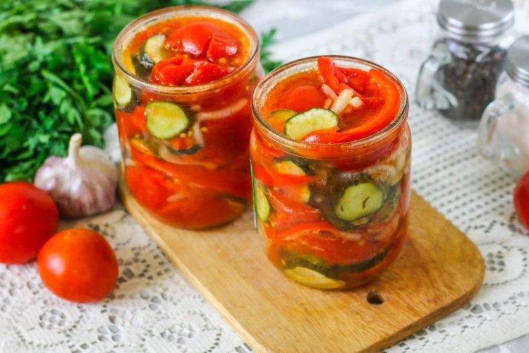 Салат из огурцов, помидоров и болгарского перца на зиму