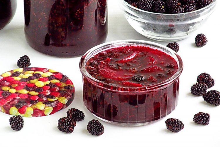 Варенье из ежевики и нектаринов