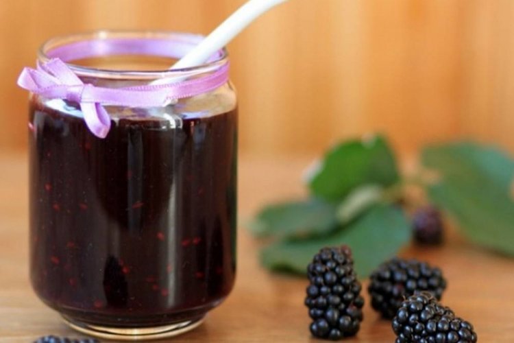 Густое варенье из ежевики с агар-агаром
