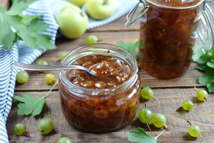 Варенье-пятиминутка из крыжовника и яблок