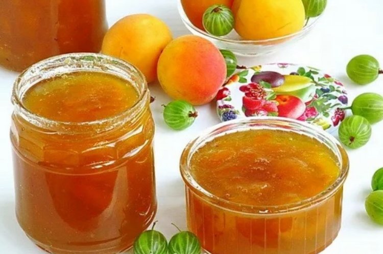 Варенье-пятиминутка из крыжовника и абрикосов