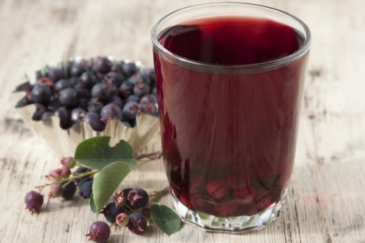 Компот из ирги, красной и черной смородины