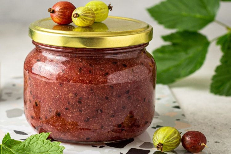 Крыжовник с сахаром без варки