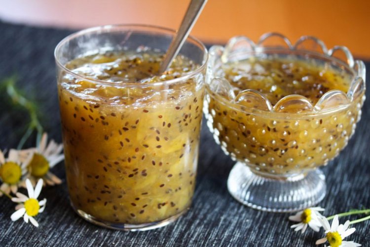 Крыжовник с имбирем и сахаром без варки