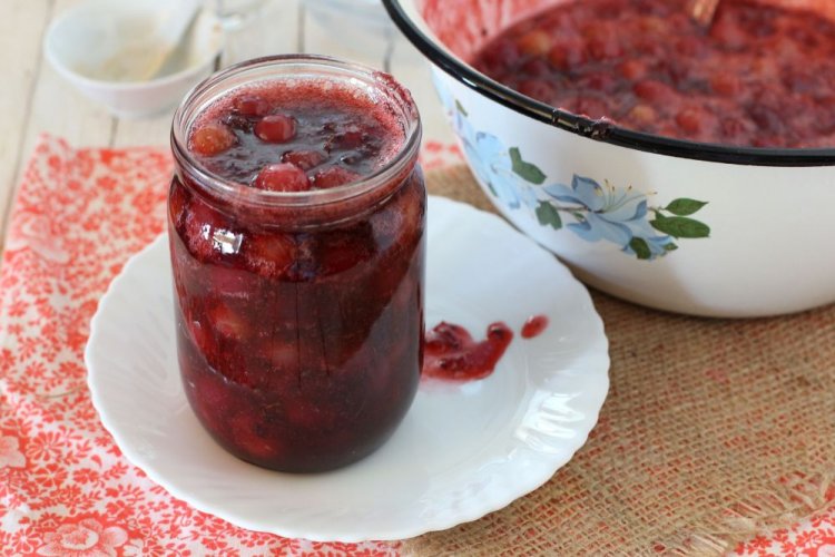 Крыжовник с сахаром и лимонным соком