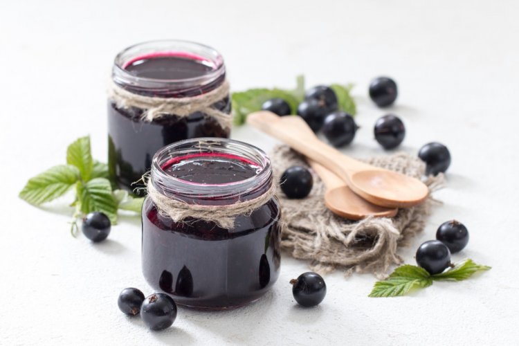 12 легких рецептов варенья из черной смородины без варки
