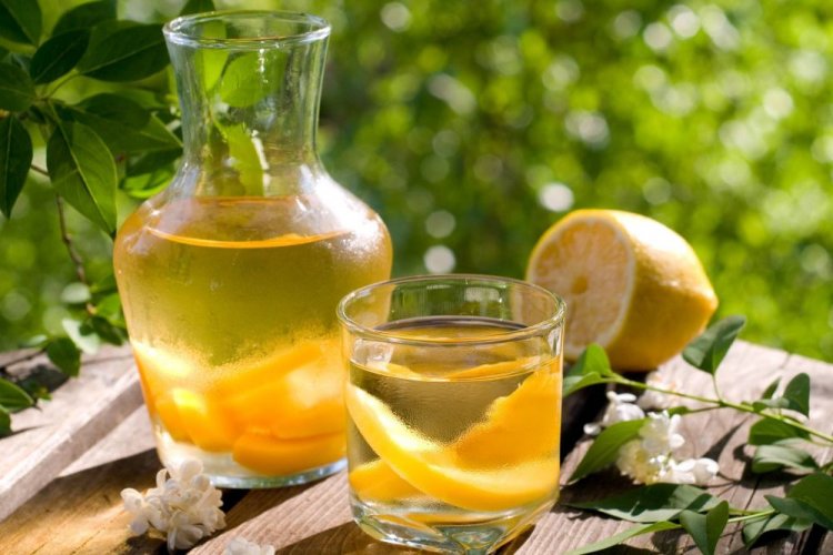 Абрикосовая наливка с лимонами