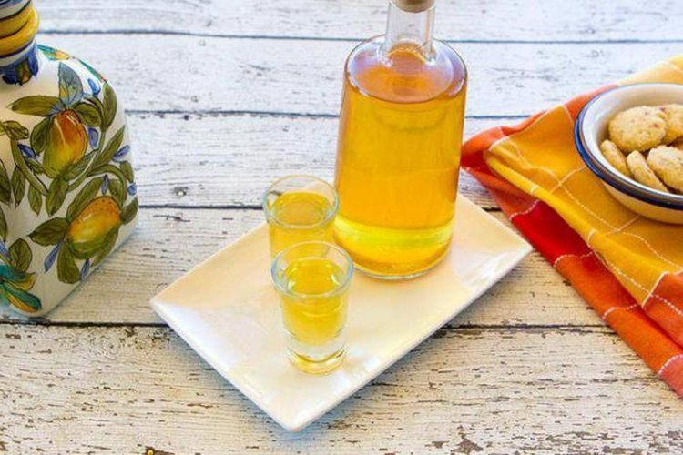 Наливка из вяленых абрикосов