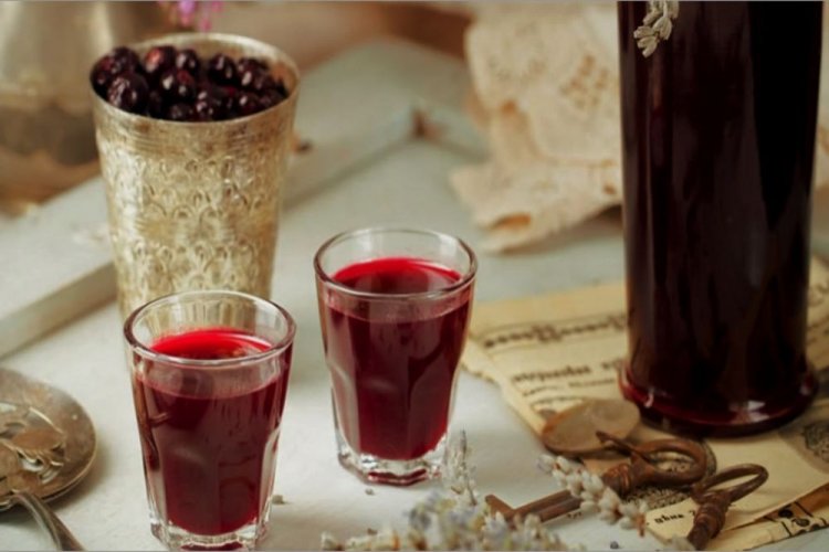 Наливка из сливы и вяленой брусники