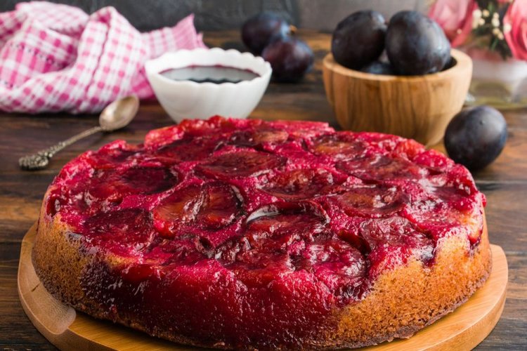 Имбирный пирог со сливами