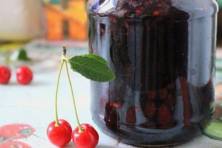 Джем из ирги и вишни