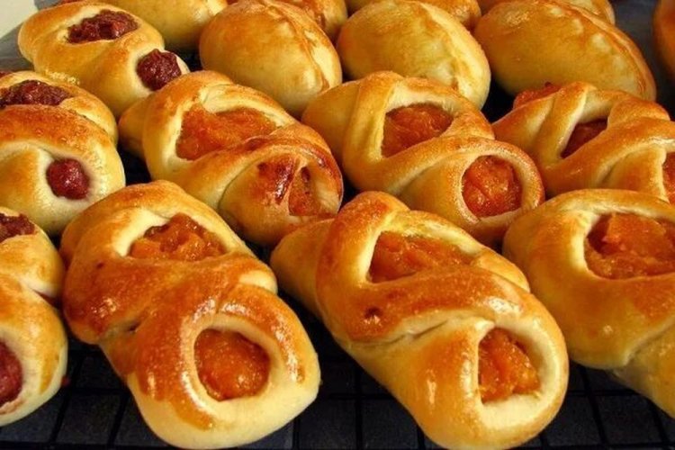 Пирожки с абрикосами на заварном тесте