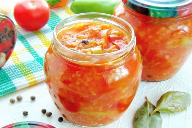 Лечо из кабачков с помидорами и томатной пастой на зиму