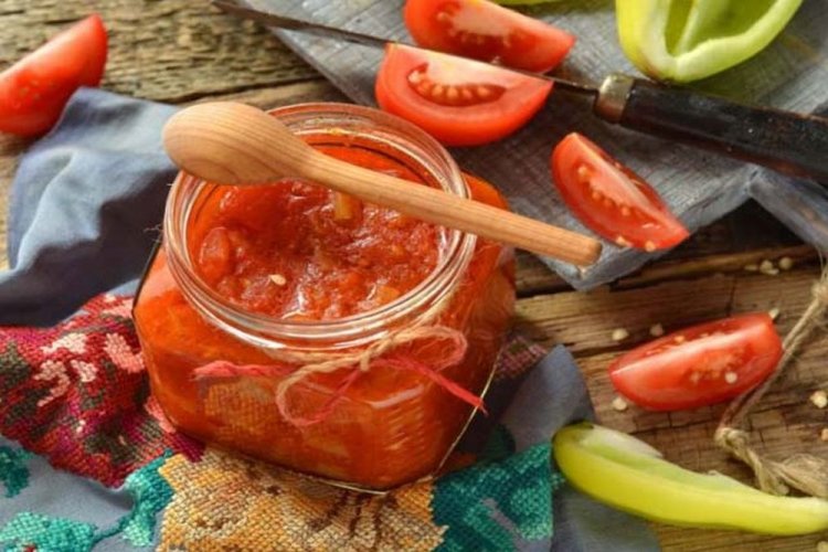 Лечо из кабачков, сладкого перца и помидоров с имбирем