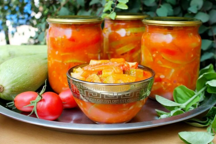 Сладкое лечо с кабачками и помидорами