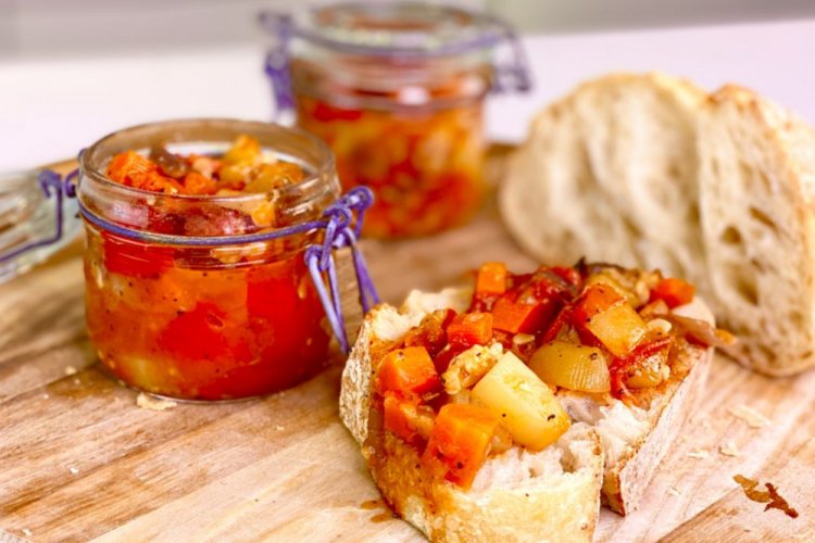 Лечо из кабачков, помидоров и моркови кусочками