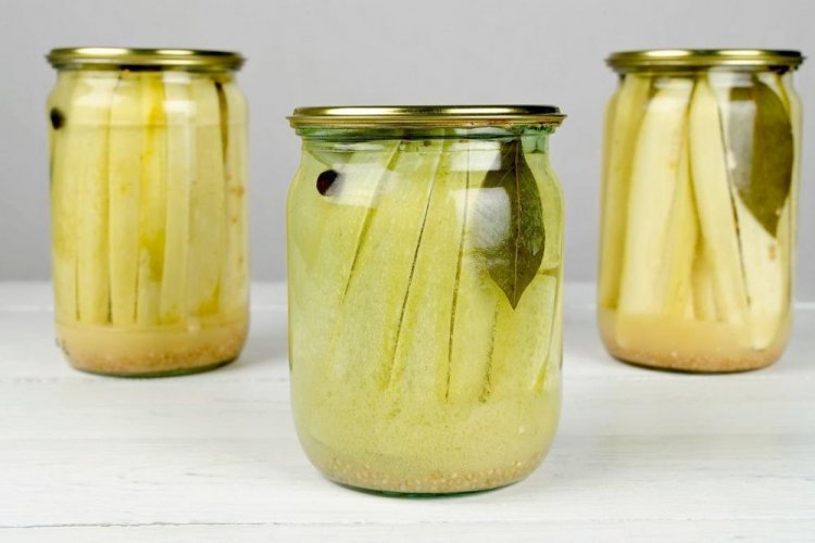 Пикантные кабачки с горчицей на зиму