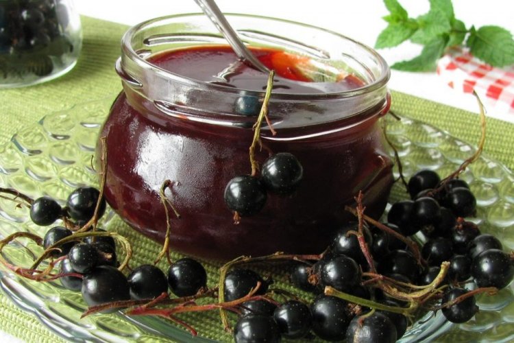 Повидло из черной смородины и яблок