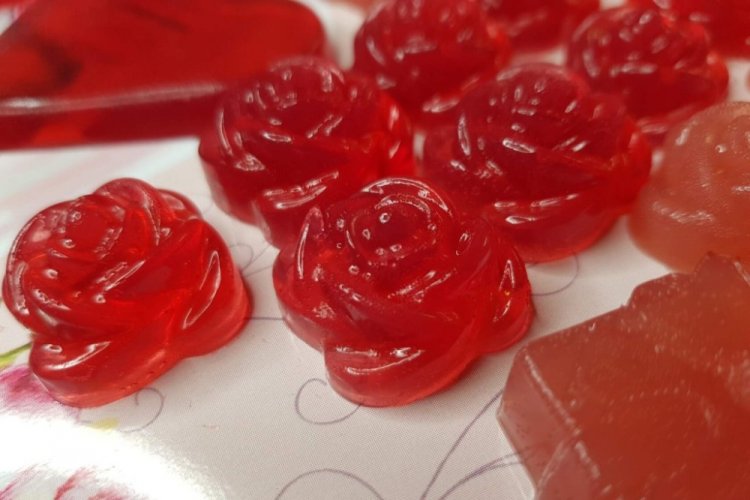 Желейные конфеты из малины