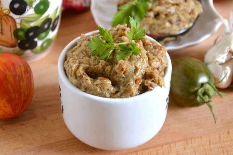 Грибная икра из опят с болгарским перцем, луком и чесноком