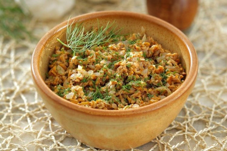 Грибная икра из опят, лука, моркови и чеснока