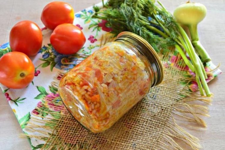 Салат с рисом и овощами в мультиварке