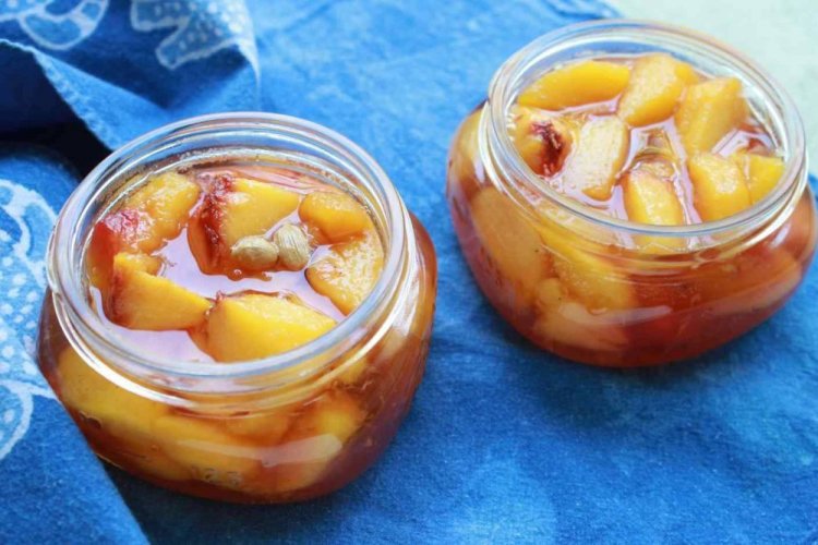Варенье из нектаринов с кардамоном и лимонной цедрой