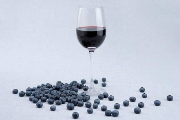 Черничное вино с жареным сахаром