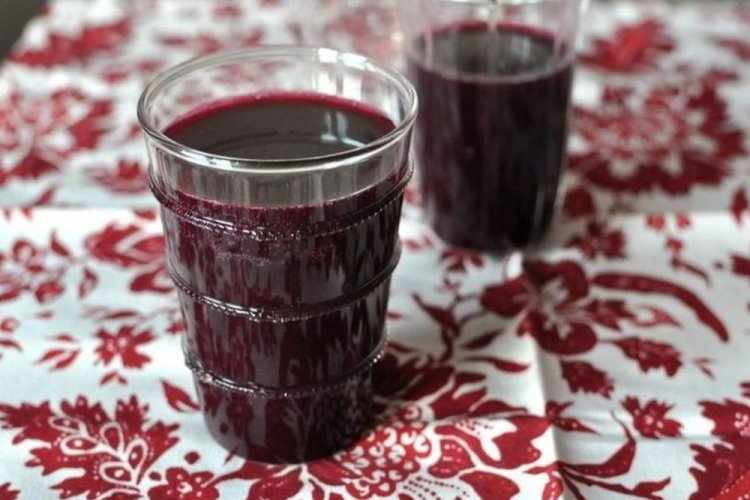 Вино из вяленой черники