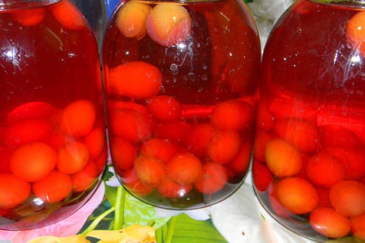 Компот из ранеток и алычи на зиму