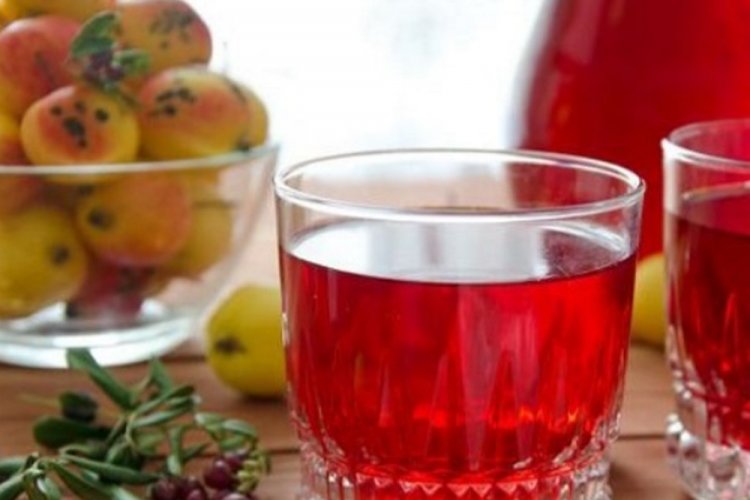 Компот из ранеток и брусники